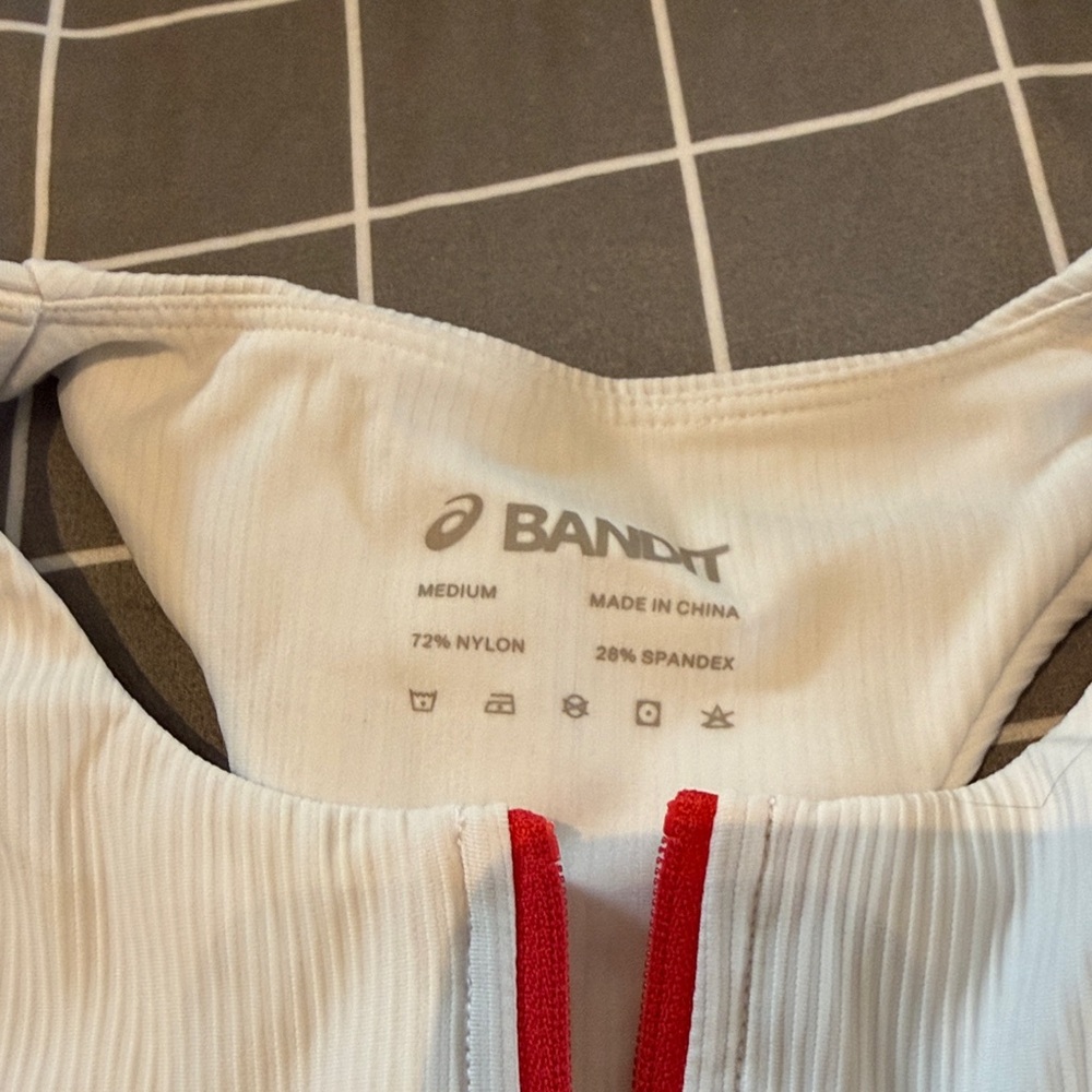Bandit White and Red Athletic Crop Top - Picture 2 of 6